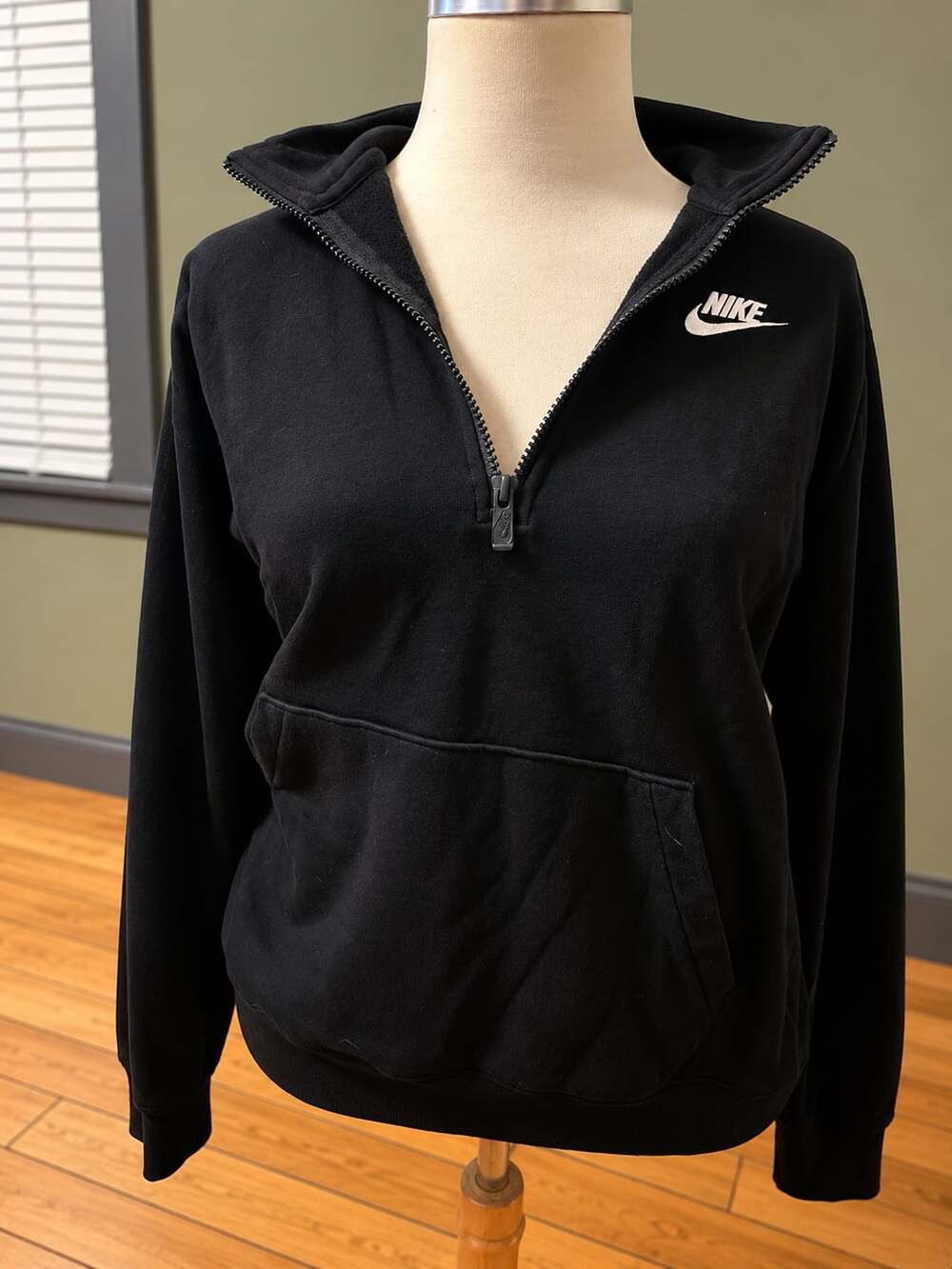 Nike 1/2 Zip Sweatshirt Black Embroidered Logo